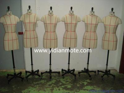 東莞市伊典模特兒衣架 您值得信賴的服裝展示道具供應商與服務伙伴